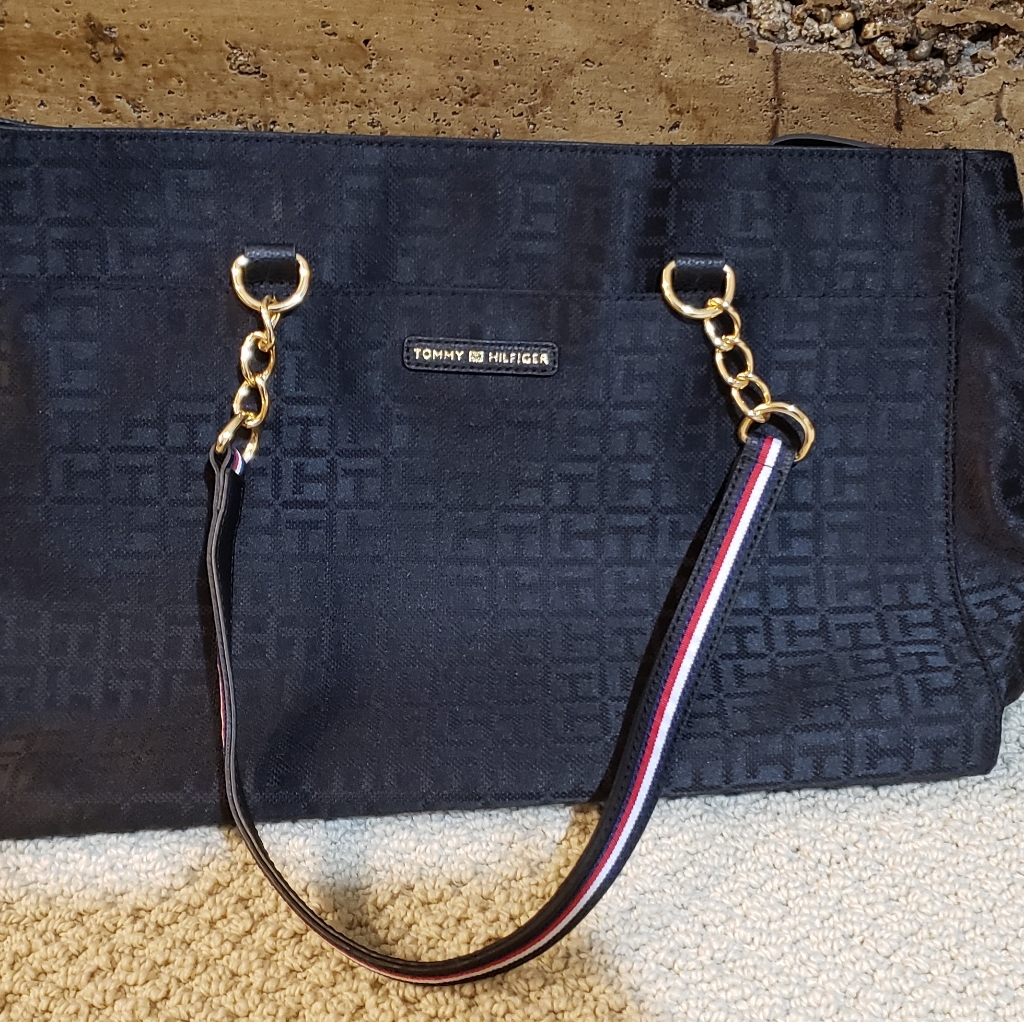 Brand New Tommy Hilfiger Purse